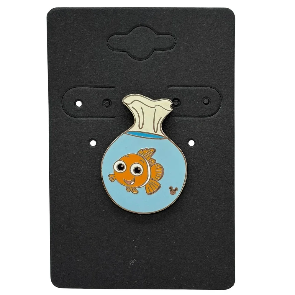 Disney Nemo in Fish Bag Pin 2005 Cast Lanyard Series Hidden Mickey Finding Nemo